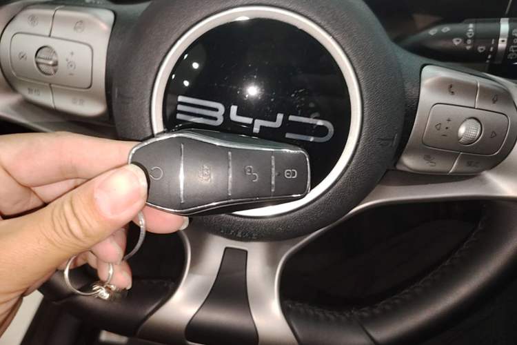 Used BYD Dolphin 2023 420 km Fashion Edition Vehicle Key
