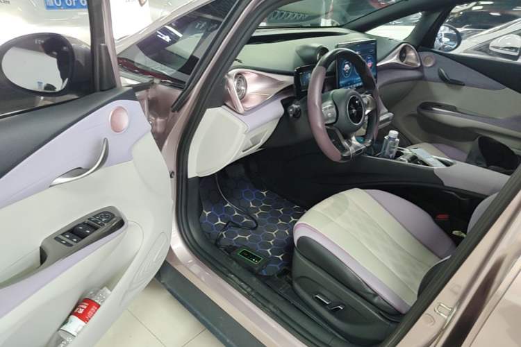 Used BYD Dolphin 2023 420 km Free Version Driver Seat