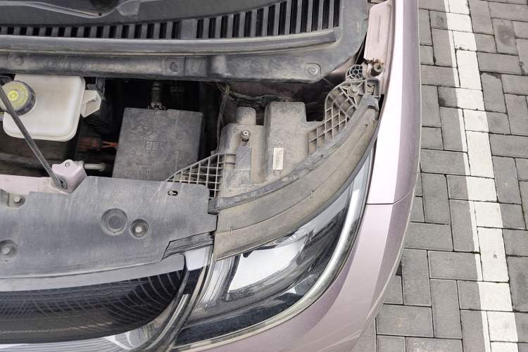 Used BYD Dolphin 2023 420 km Fashion Edition Engine Bay Left