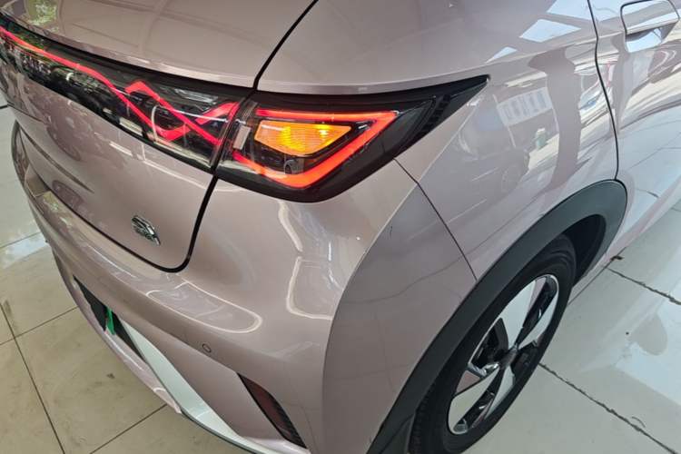 Used BYD Dolphin 2023 420 km Fashion Edition Exterior 3