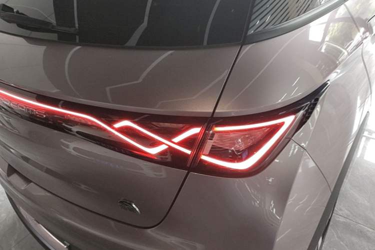 Used BYD Dolphin 2023 401km Knight Edition Exterior 3