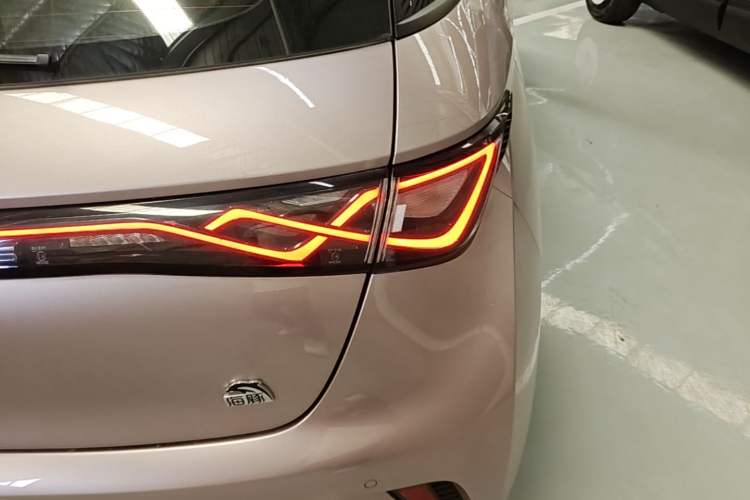 Used BYD Dolphin 2023 420 km Fashion Edition Exterior 3