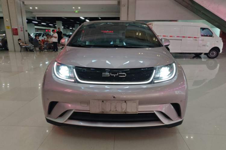 Used BYD Dolphin 2023 420 km Fashion Edition Front
