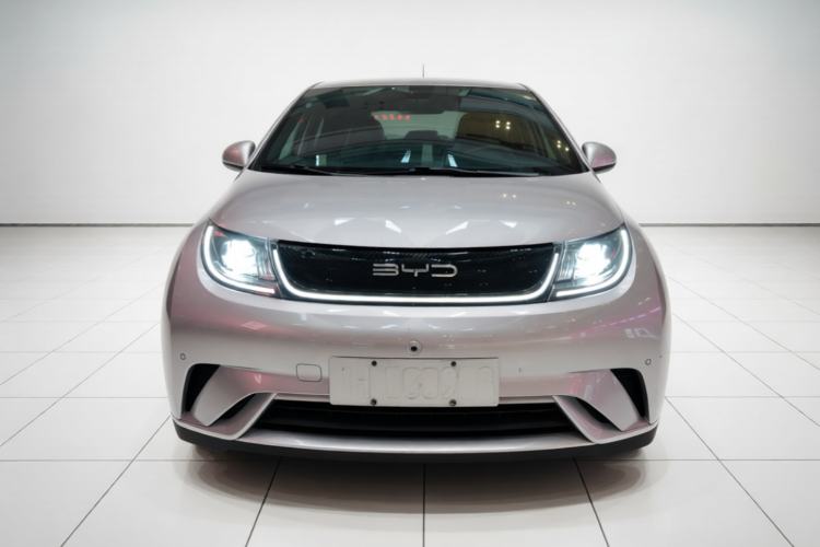 Used BYD Dolphin 2023 420 km Fashion Edition Front