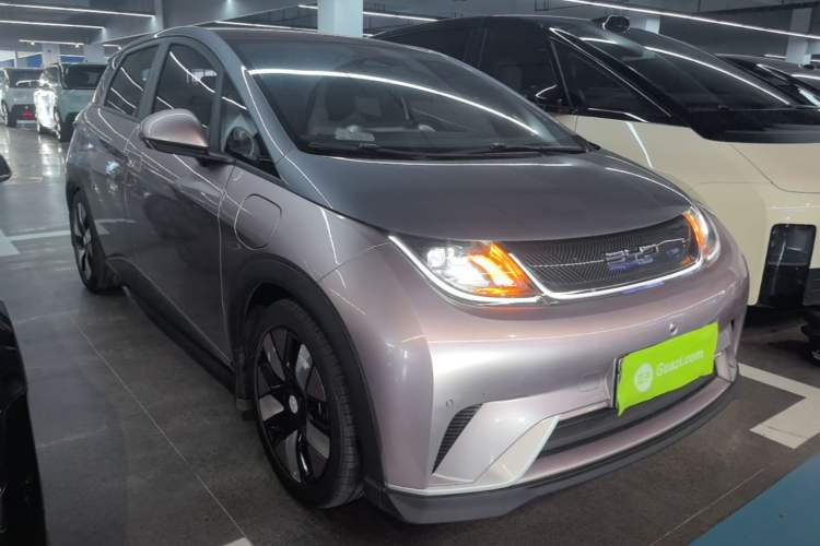 Used BYD Dolphin 2023 401km Knight Edition Front Right 45 Deg
