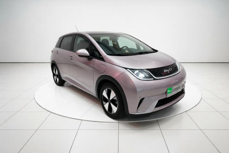 Used BYD Dolphin 2023 420 km Fashion Edition Front Right 45 Deg