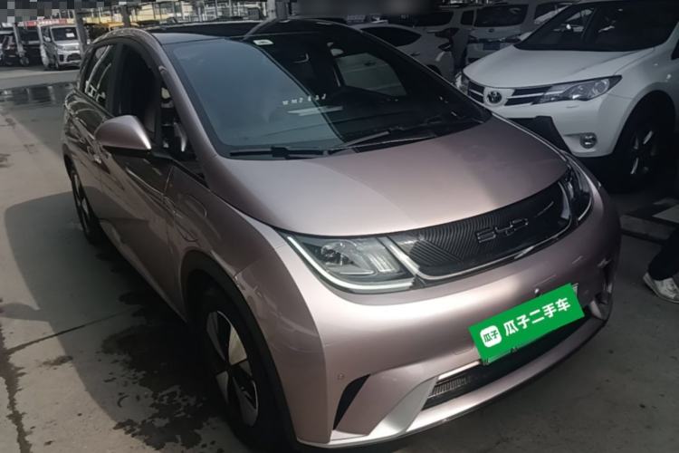 Used BYD Dolphin 2023 420 km Fashion Edition Front Right 45 Deg