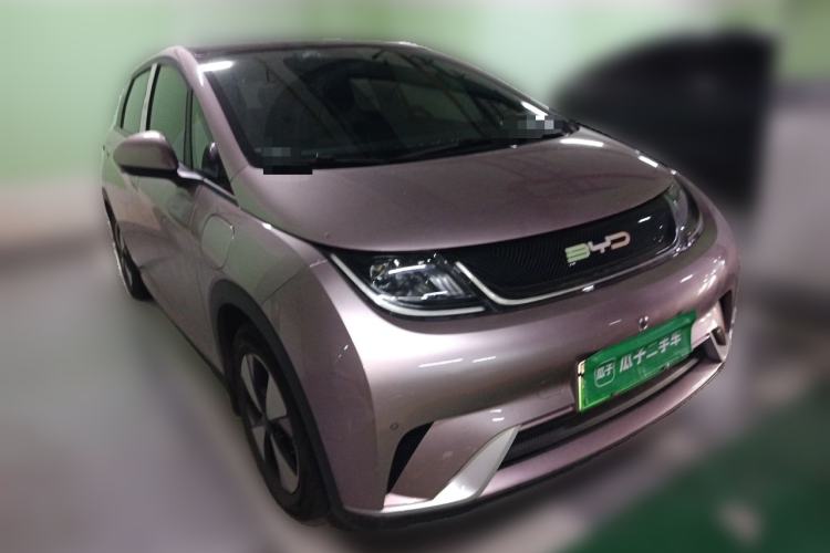 Used BYD Dolphin 2023 420 km Fashion Edition Front Right 45 Deg
