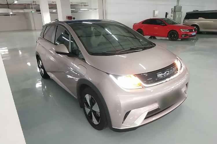 Used BYD Dolphin 2023 420 km Fashion Edition Front Right 45 Deg