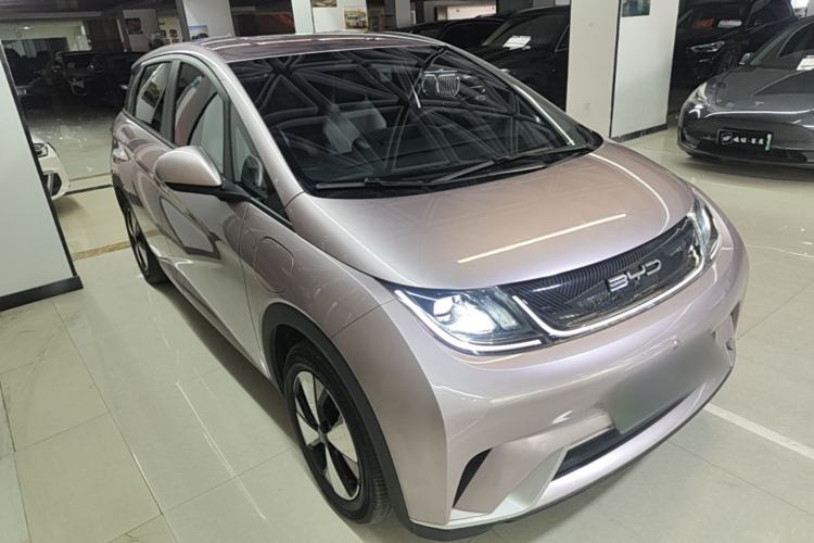 Used BYD Dolphin 2023 420 km Free Version Front Right 45 Deg