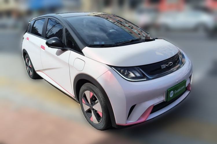 Used BYD Dolphin 2023 420 km Fashion Edition Front Right 45 Deg