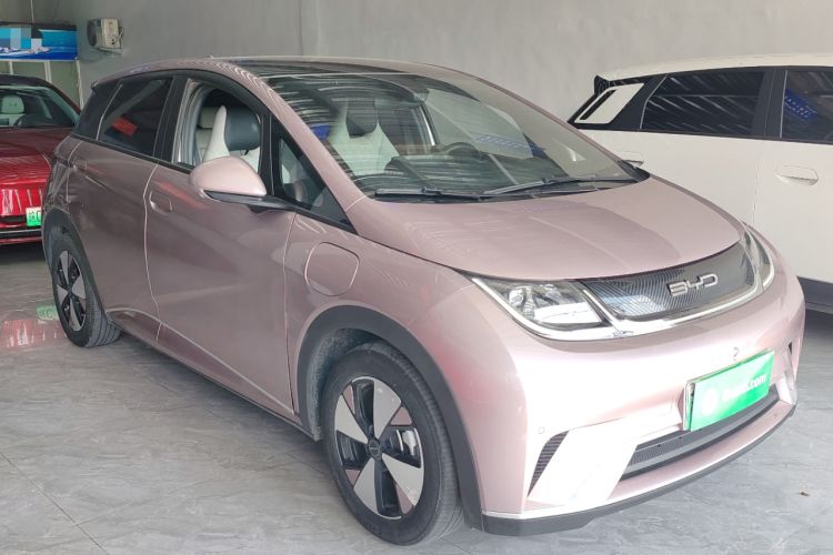 Used BYD Dolphin 2023 420 km Fashion Edition Front Right 45 Deg