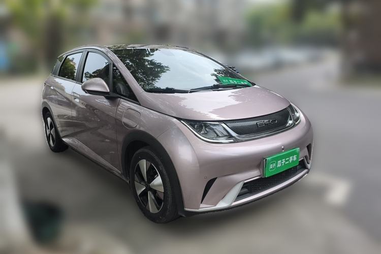 Used BYD Dolphin 2023 420 km Fashion Edition Front Right 45 Deg