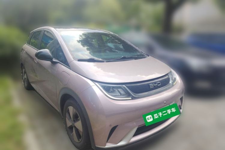 Used BYD Dolphin 2023 420 km Fashion Edition Front Right 45 Deg