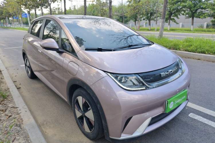 Used BYD Dolphin 2023 420 km Fashion Edition Front Right 45 Deg
