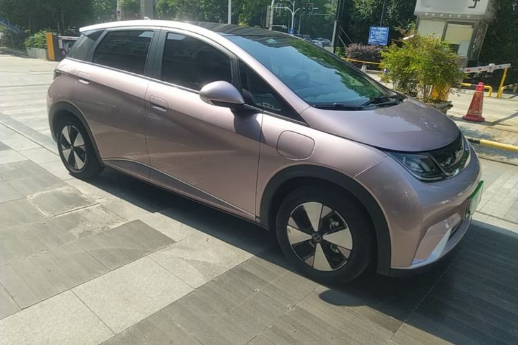 Used BYD Dolphin 2023 420 km Fashion Edition Front Right 45 Deg