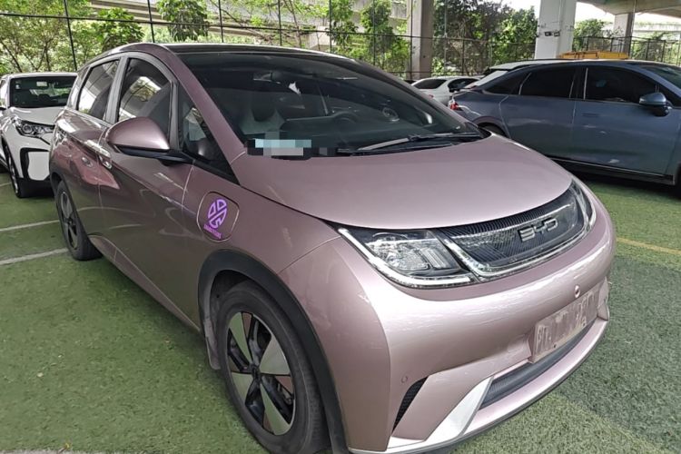 Used BYD Dolphin 2023 420 km Fashion Edition Front Right 45 Deg