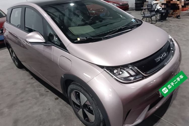 Used BYD Dolphin 2023 420 km Fashion Edition Front Right 45 Deg
