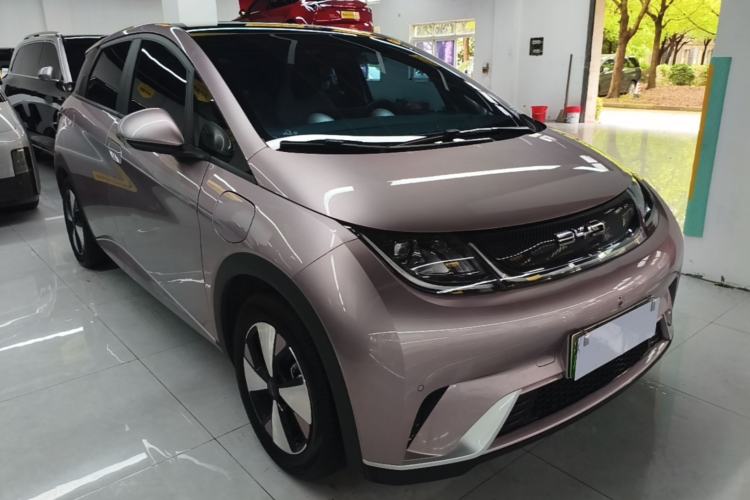 Used BYD Dolphin 2023 420 km Fashion Edition Front Right 45 Deg