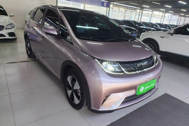 Used BYD Dolphin 2023 420 km Fashion Edition Front Right 45 Deg