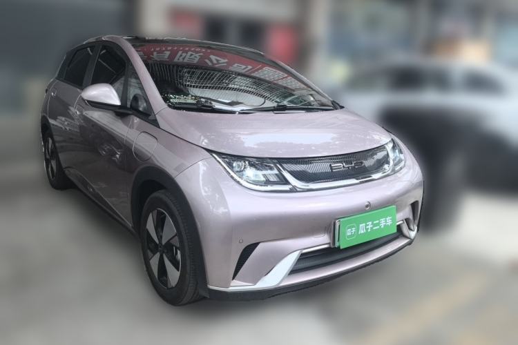 Used BYD Dolphin 2023 420 km Fashion Edition Front Right 45 Deg