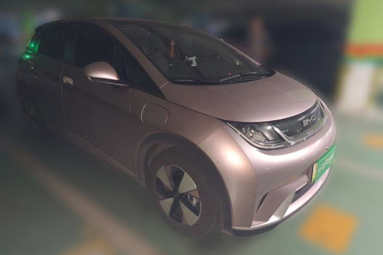Used BYD Dolphin 2023 420 km Fashion Edition Front Right 45 Deg