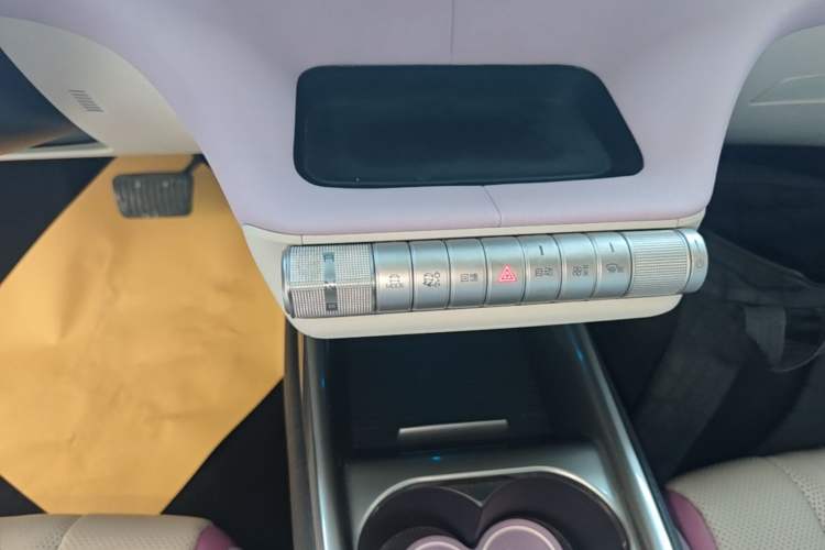 Used BYD Dolphin 2023 420 km Fashion Edition Gear Lever