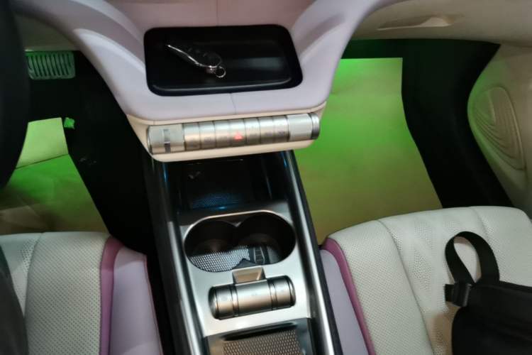 Used BYD Dolphin 2023 420 km Fashion Edition Gear Lever