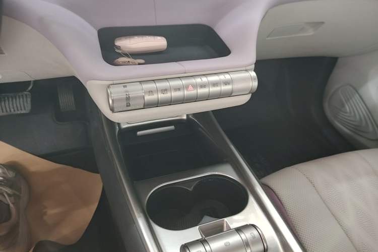 Used BYD Dolphin 2023 420 km Fashion Edition Gear Lever