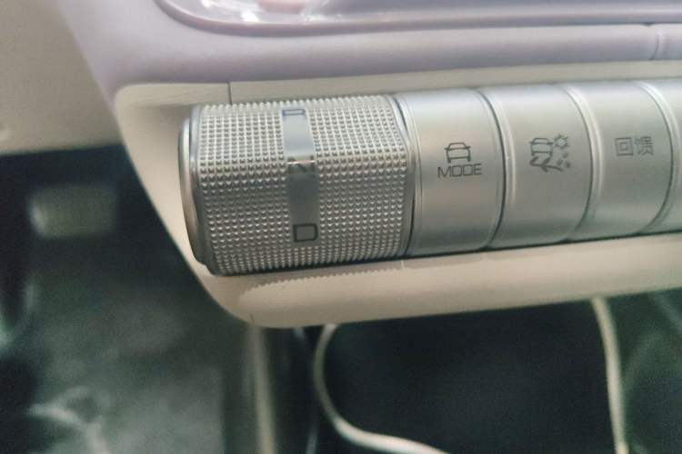 Used BYD Dolphin 2023 420 km Fashion Edition Gear Lever