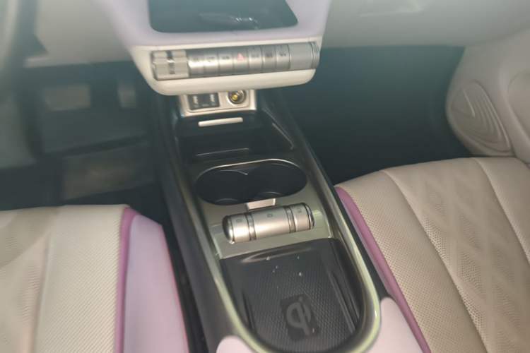 Used BYD Dolphin 2023 420 km Fashion Edition Gear Lever