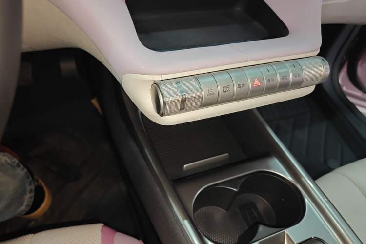 Used BYD Dolphin 2023 420 km Fashion Edition Gear Lever