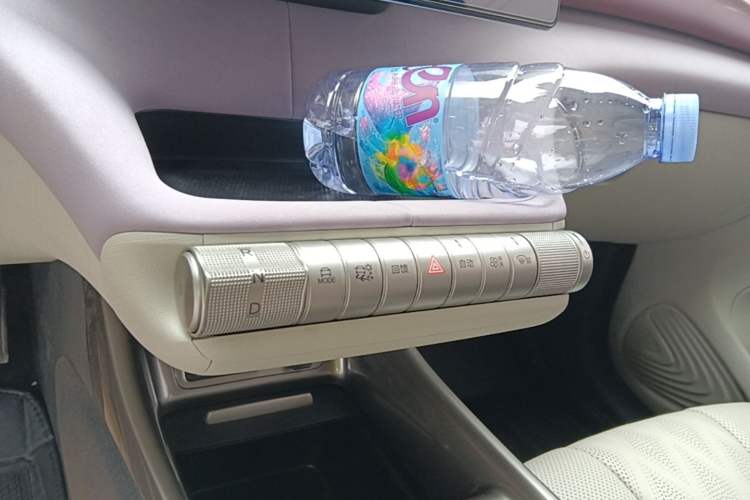 Used BYD Dolphin 2023 420 km Fashion Edition Gear Lever