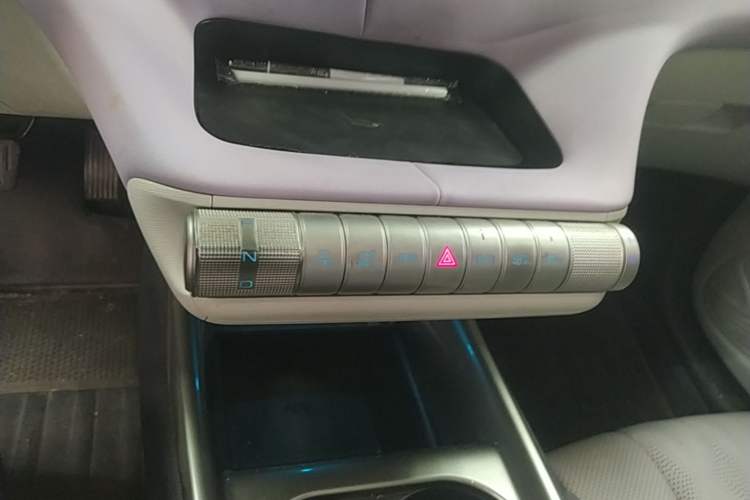 Used BYD Dolphin 2023 420 km Fashion Edition Gear Lever