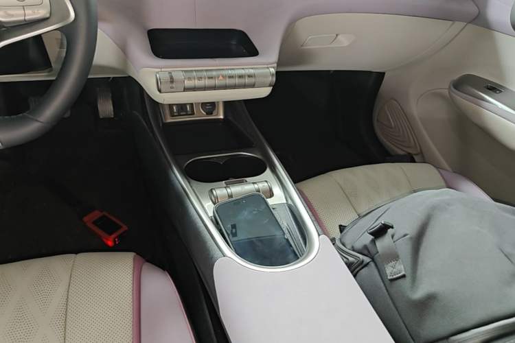 Used BYD Dolphin 2023 420 km Fashion Edition Gear Lever