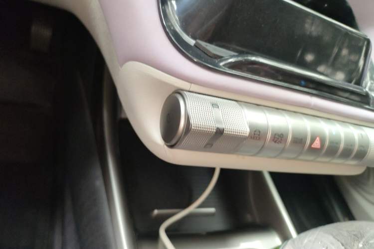 Used BYD Dolphin 2023 420 km Fashion Edition Gear Lever