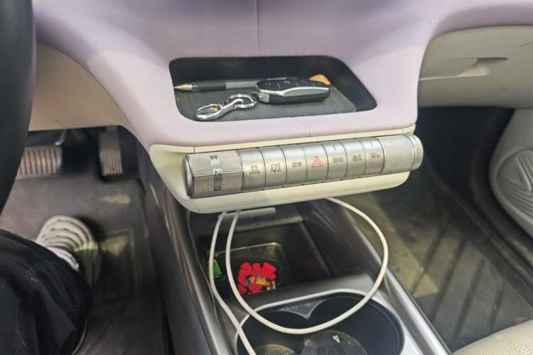 Used BYD Dolphin 2023 420 km Fashion Edition Gear Lever