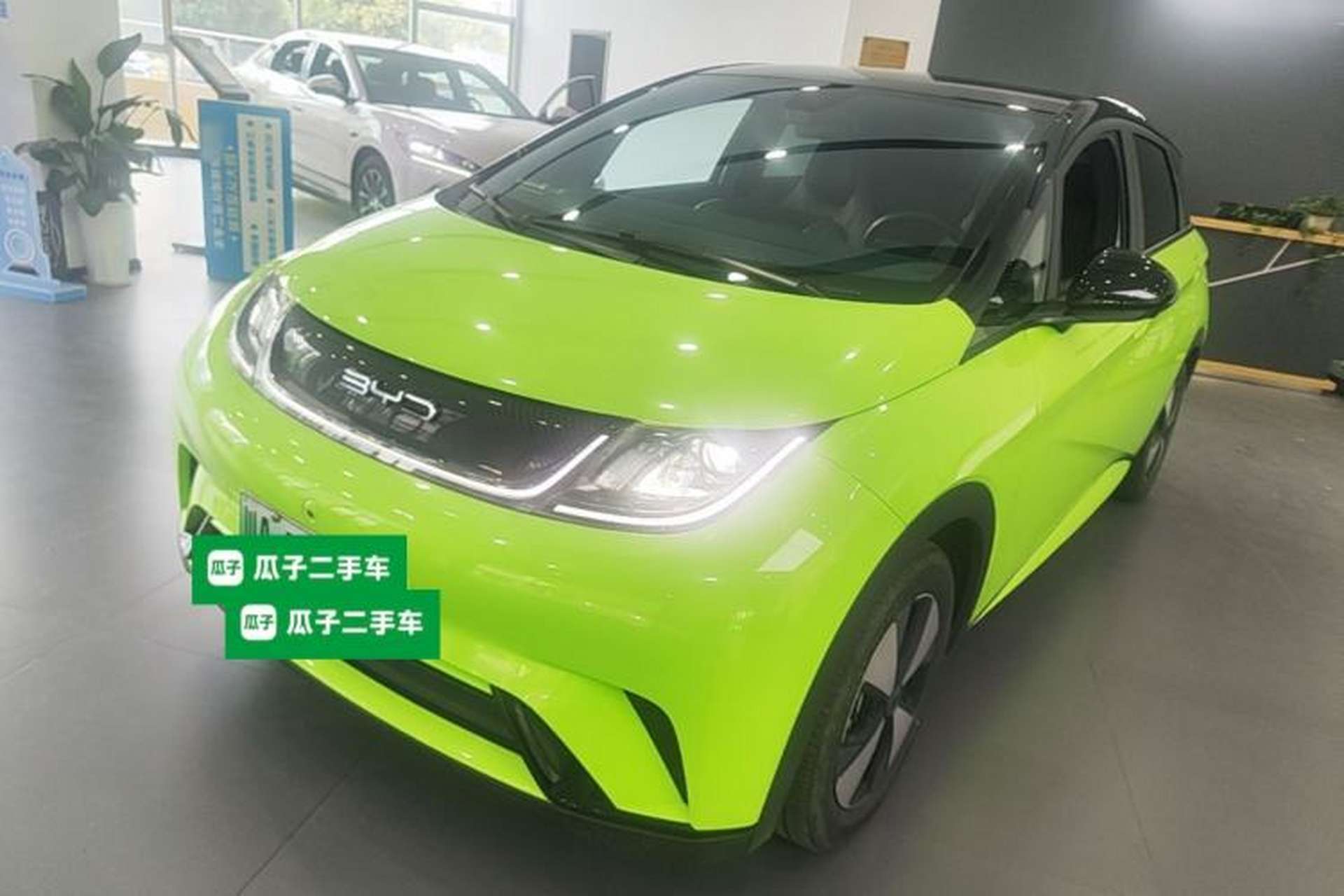 Used BYD Dolphin 2023 420 km Fashion Edition Front Left 45 Deg