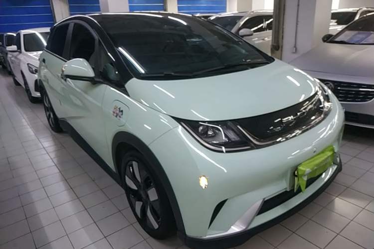 Used BYD Dolphin 2023 401km Knight Edition Front Right 45 Deg