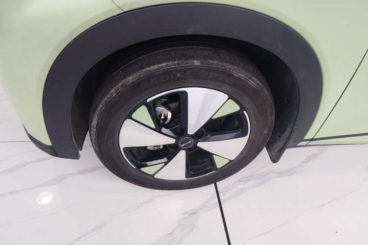 Used BYD Dolphin 2023 420 km Fashion Edition Left Front Wheel Hub