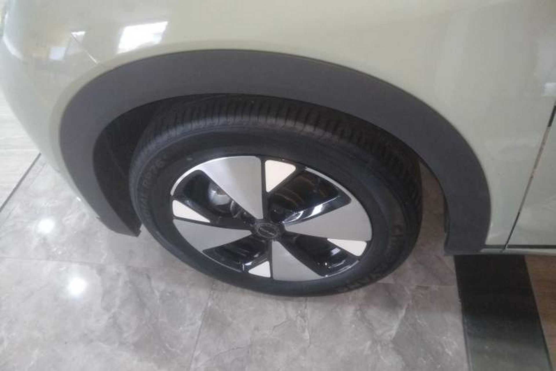 Used BYD Dolphin 2023 420 km Free Version Left Front Wheel Hub