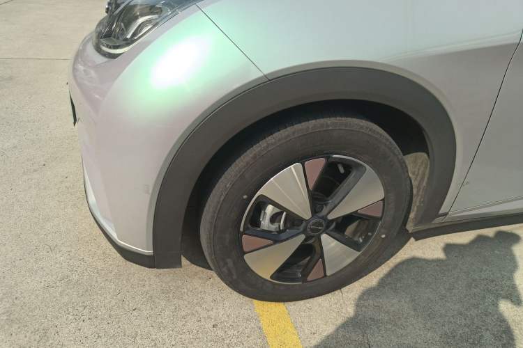 Used BYD Dolphin 2023 420 km Fashion Edition Left Front Wheel Hub