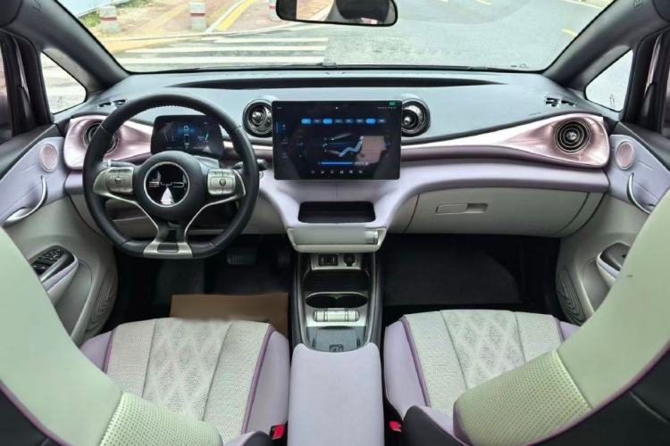 Used BYD Dolphin 2023 420 km Fashion Edition Interior 1