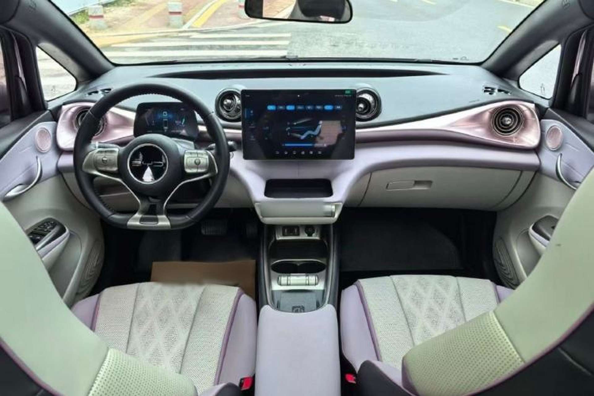 Used BYD Dolphin 2023 420 km Fashion Edition Interior 1