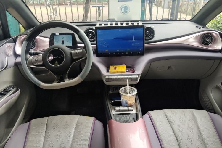 Used BYD Dolphin 2023 420 km Fashion Edition Interior 2