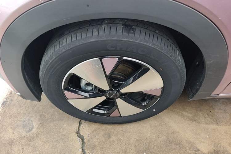 Used BYD Dolphin 2023 420 km Fashion Edition Left Front Wheel Hub