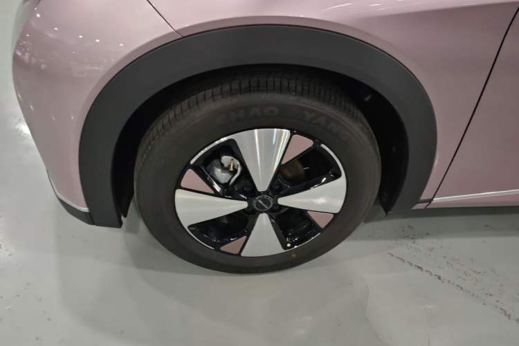 Used BYD Dolphin 2023 420 km Fashion Edition Left Front Wheel Hub