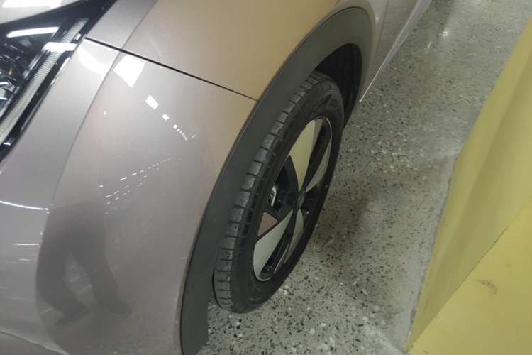 Used BYD Dolphin 2023 420 km Fashion Edition Left Front Wheel Hub