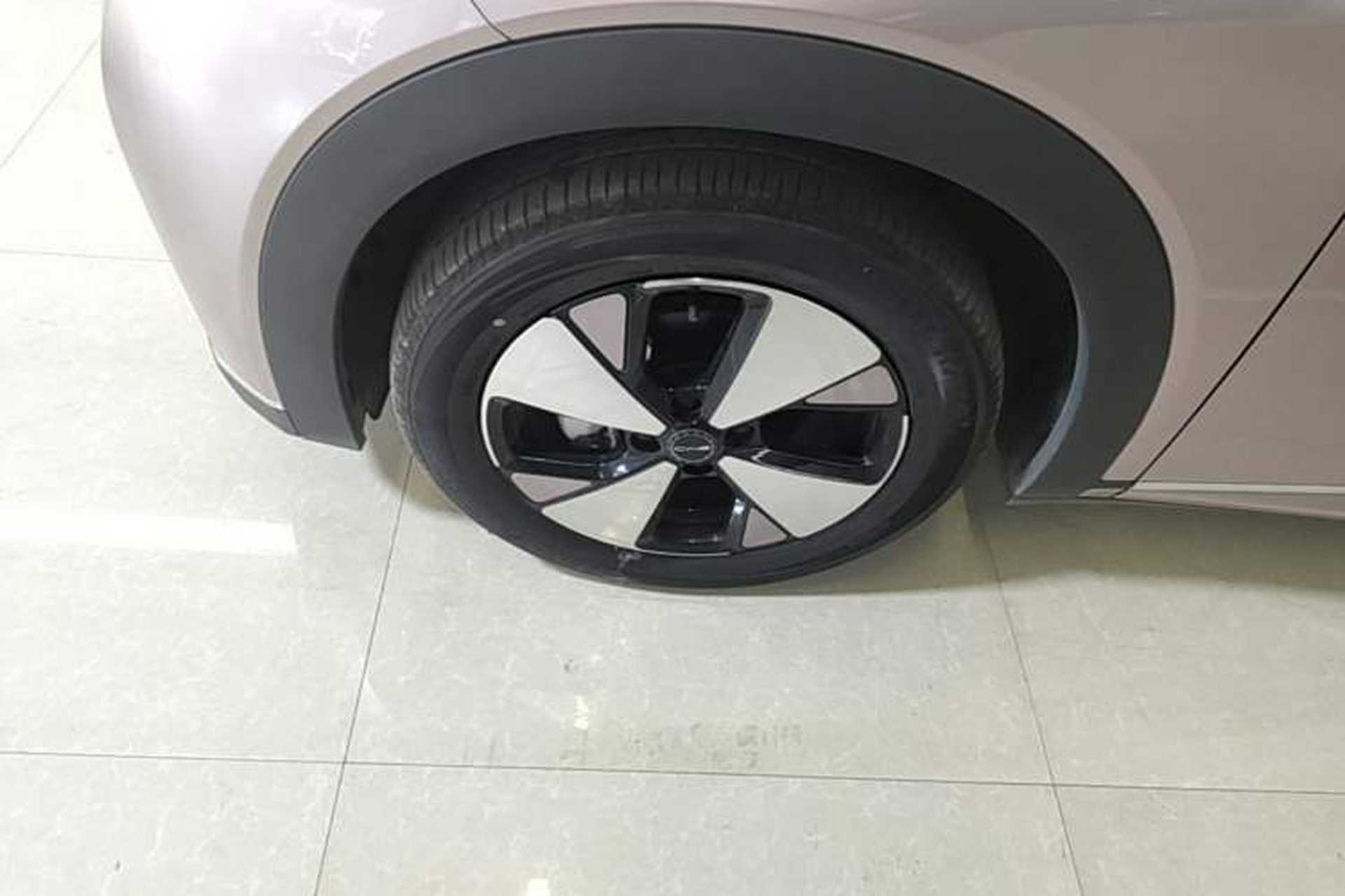 Used BYD Dolphin 2023 420 km Free Version Left Front Wheel Hub