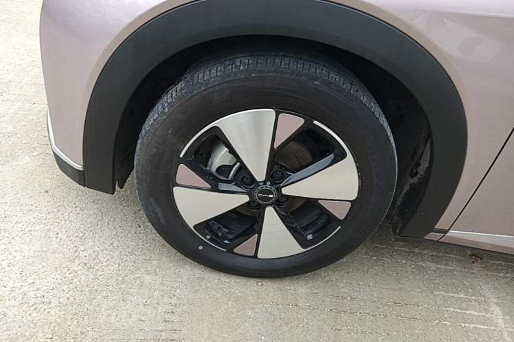 Used BYD Dolphin 2023 420 km Free Version Left Front Wheel Hub